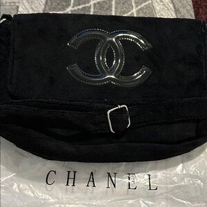 CHANEL Black Crossbody Bag-GWP